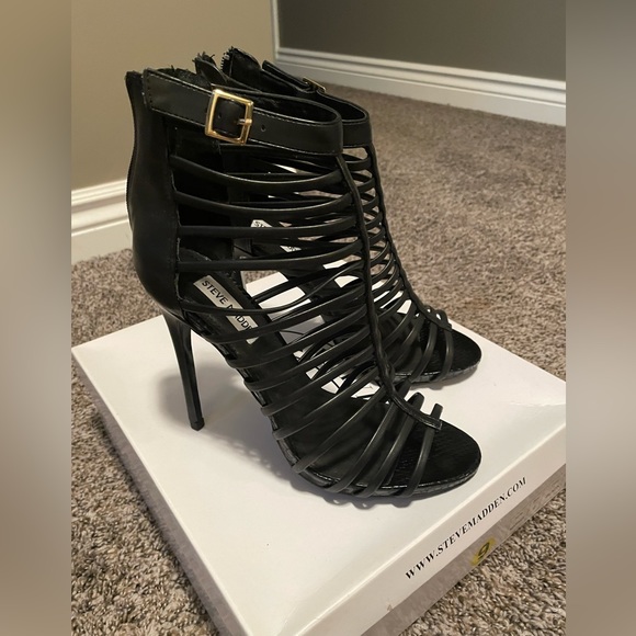 STEVE MADDEN HEELS - Picture 2 of 4